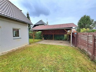 přístřešek pro auto