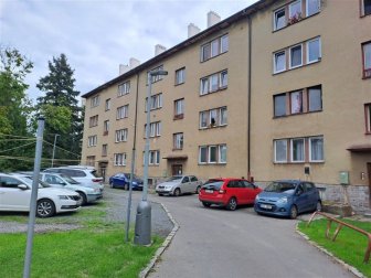 Částečně zařízený byt 2+1 v Říčanech, Alšova ul. 