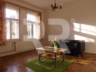 Pronájem bytu 2+1 , 72m2, v  menším činžovním domě, ul. Smiřických, Říčany u Prahy