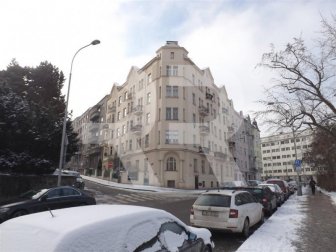 Pronájem bytu 1+1 po právě dokončené úpravě  51 m2, náměstí Generála Kutlvašra, Praha 4 - Nusle